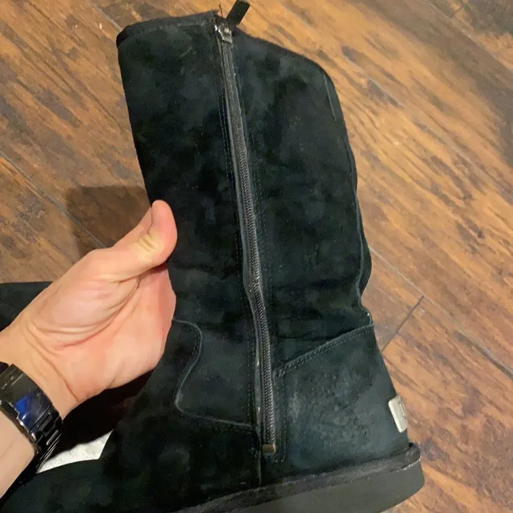 UGG AUSTRALIA: SUMNER BLACK BOOT size 7 . THE IDEAL ACCESSORY TO MINIMALIST GUC